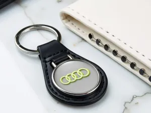 Audi Portachiavi Auto Disegno in Pelle Tocco Lucido